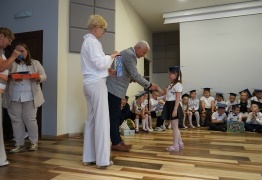  (photo)