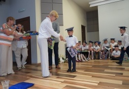  (photo)