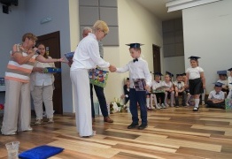  (photo)