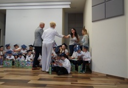  (photo)