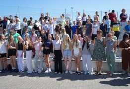  (photo)