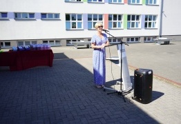  (photo)
