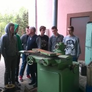 Trzecioklasiści zwiedzają kościańskie zakłady pracy